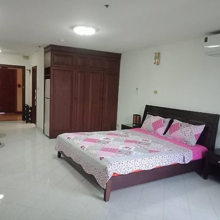 View Talay 2 Suite Apartments Джомтиен Бийч Екстериор снимка