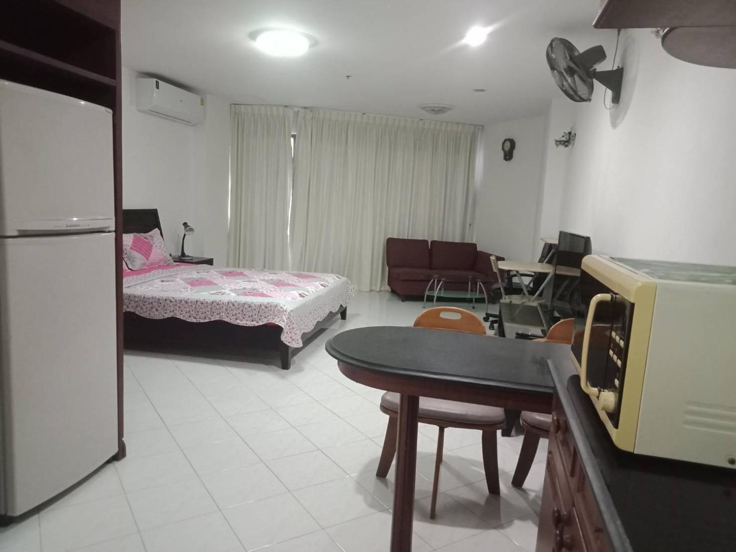 View Talay 2 Suite Apartments Джомтиен Бийч Екстериор снимка